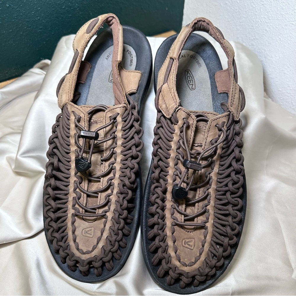 KEEN Men's Fisher Man Sandal. Size 11 - Picture 3 of 9